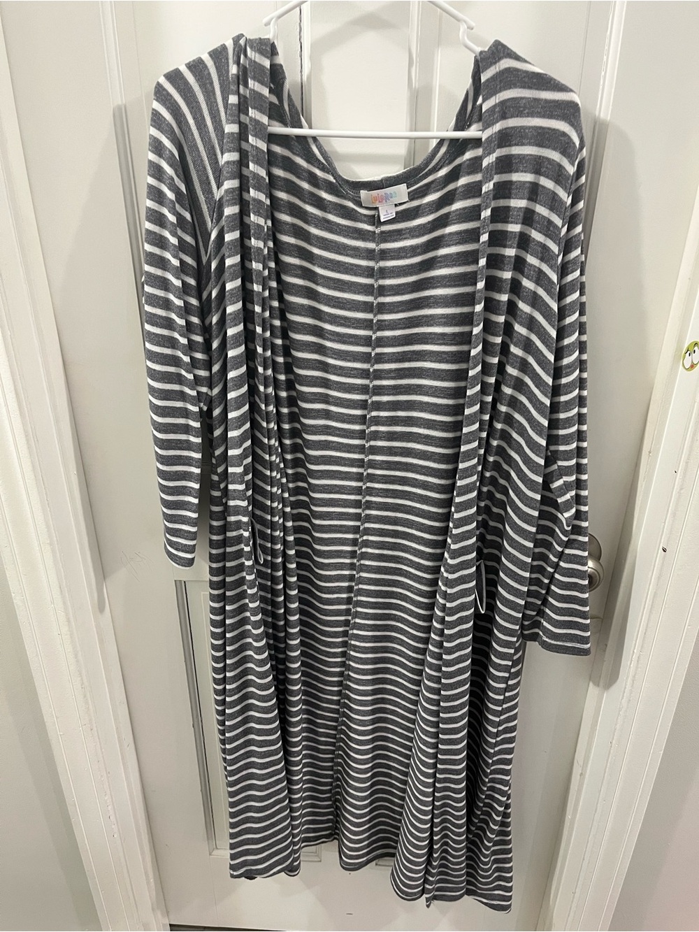 LuLaRoe Gray & White Striped Cardigan Duster Size Large